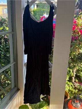 Reformation Sigmund Dress size 4 slit Black Long-Sleeve Women’s Maxi Dress